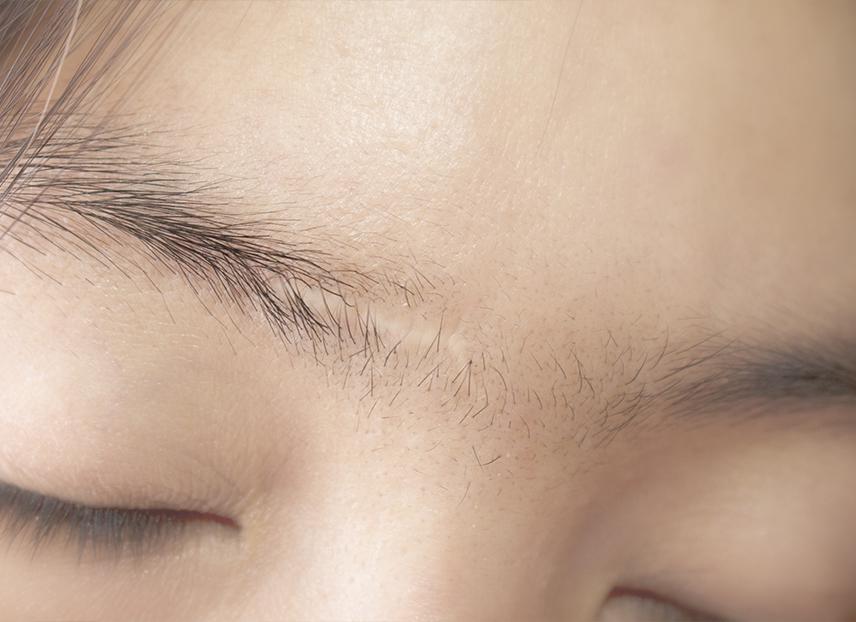 Paano takpan ang peklat sa kilay gamit ang makeup